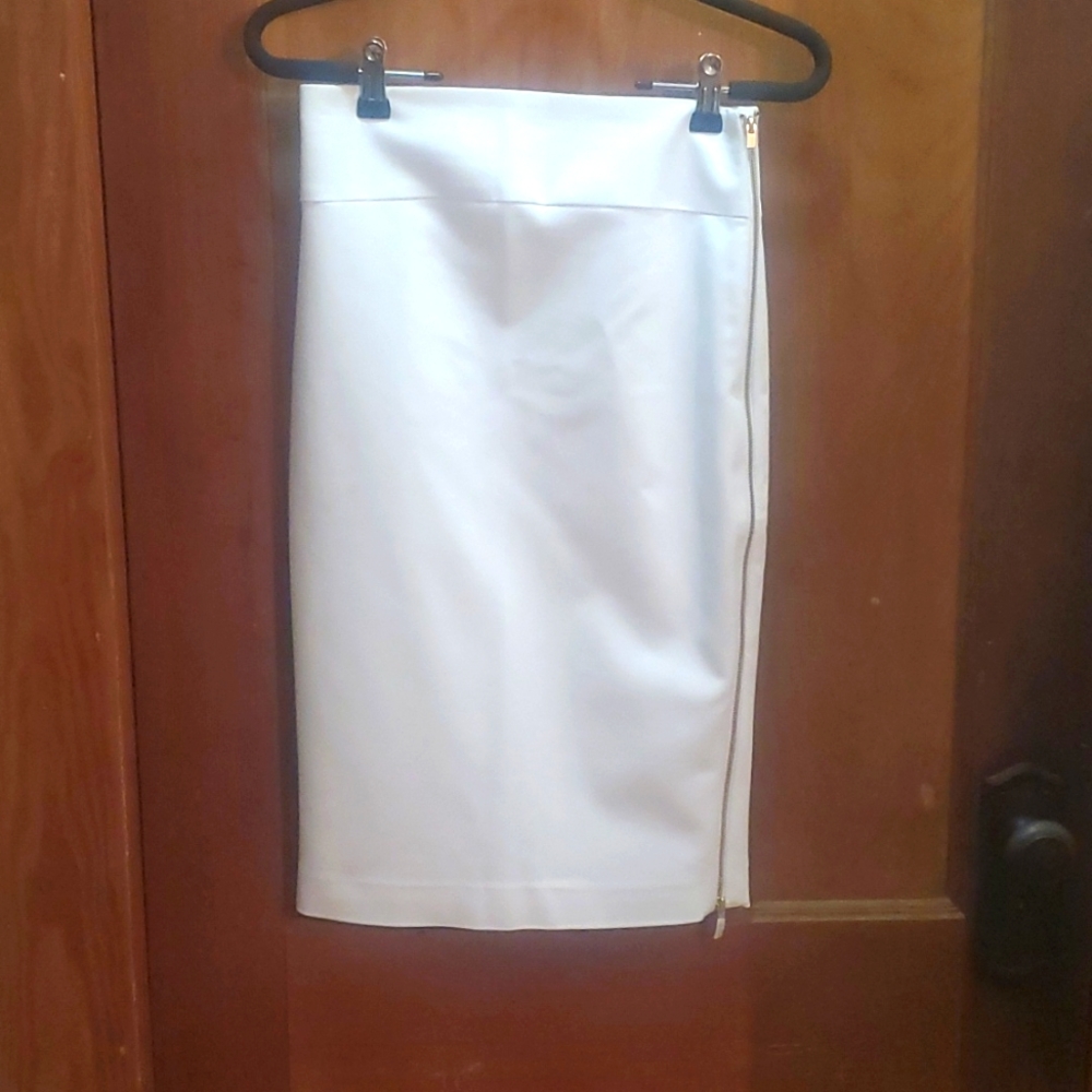 White pencil skirt